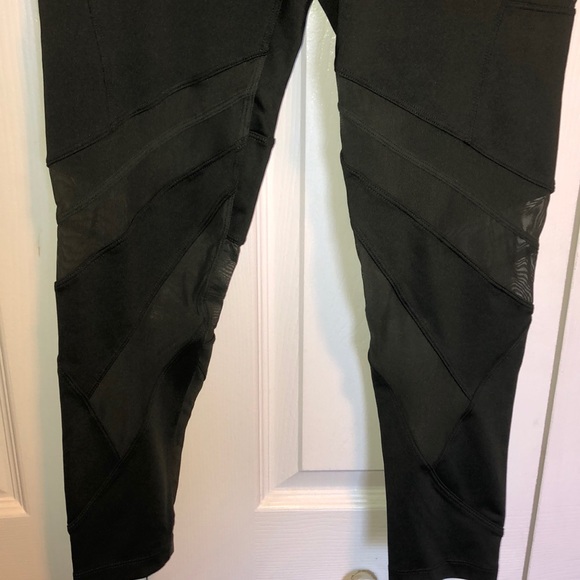 Oysho 3/4 Length Sheer Panel Leggings - Picture 3 of 7